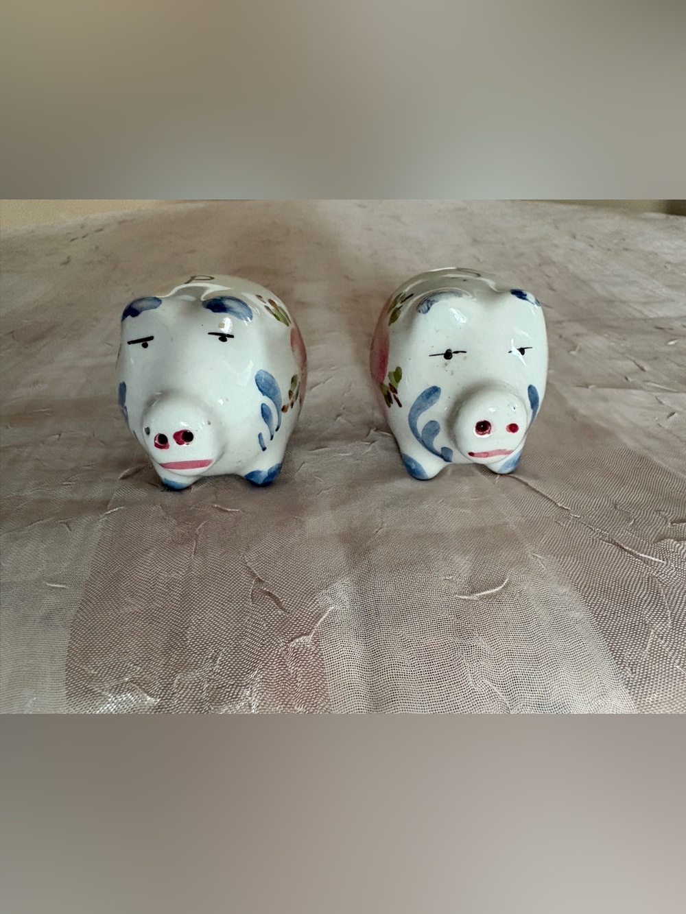 Vintage Hand Painted Pig Salt & Pepper Shakers